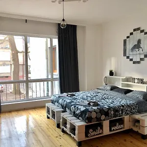 Spacious Modern Vintage Flat In The Heart Of , Sofía Bulgaria